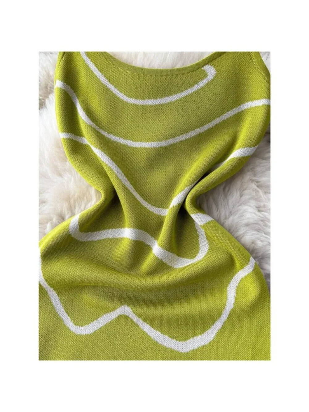 Wave Pattern Knit Midi Dress